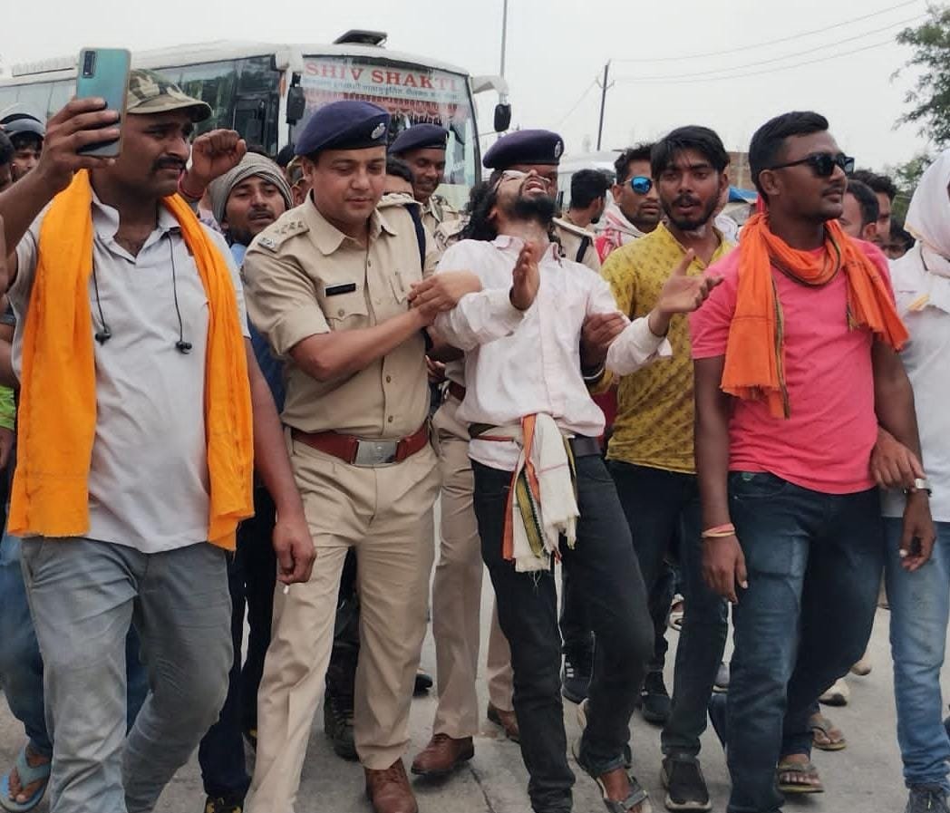 रांची में बंद सर्मथक प्रशासन के डर से दुबके रहे लेकिन ग्रामीण क्षेत्रों में सड़क पर उतरकर किया विरोध