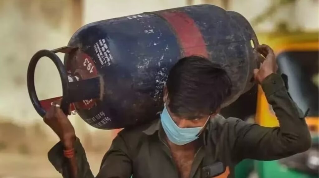LPG cylinder becomes expensive before Diwali