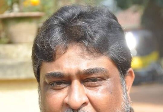 झारखंड मुक्ति मोर्चा (जेएमएम) के प्रवक्ता सुप्रीयो भट्टाचार्य ने प्रेस कांफ्रेंस में कहा कि बापू हम शर्मिंदा है अभी भी तेरे कातिल जिंदा है