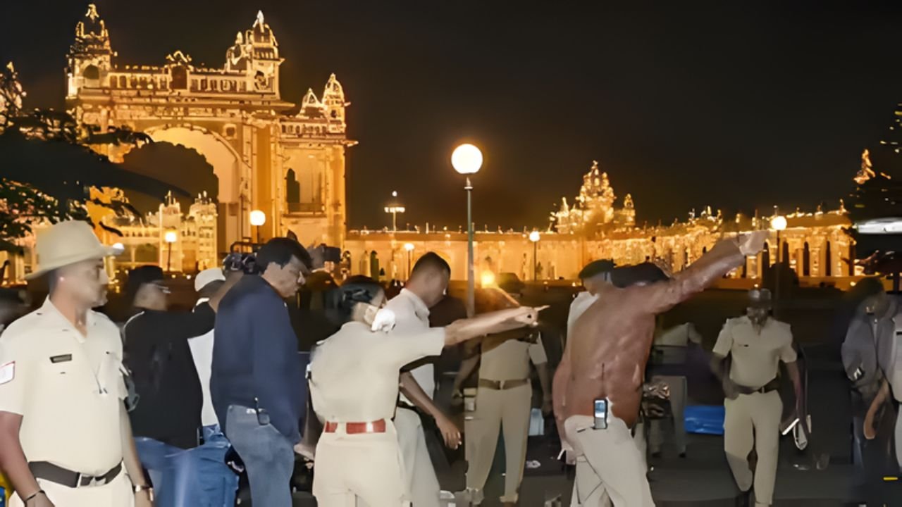 news,Mysuru Palace, Mysuru Palace blast, helium cylinder explosion,