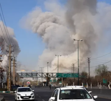 कुवैत सिटी में अमेरिकी दूतावास का प्रवेश द्वार, सुरक्षा कारणों से बंद