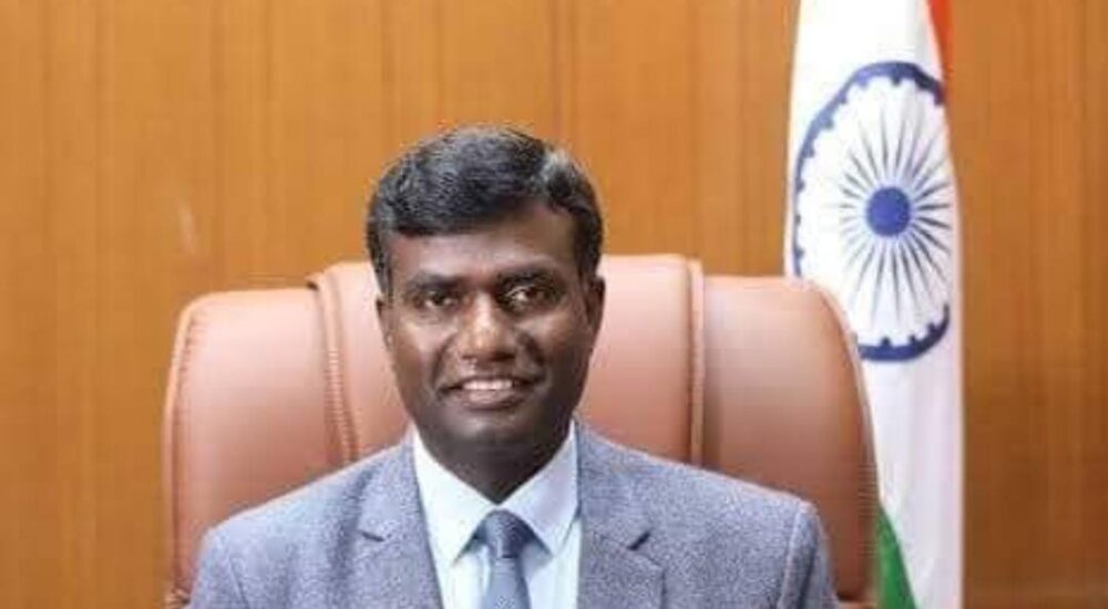 रांची में जिला प्रशासन की बैठक, निजी स्कूलों की फीस नियंत्रण और नए नियम लागू करने पर चर्चा करते अधिकारी