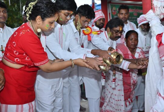 Jharkhand Chief Minister Hemant Soren performing Sarhul puja at Sirmatoli Sarna Sthal in Ranchi with traditional tribal rituals