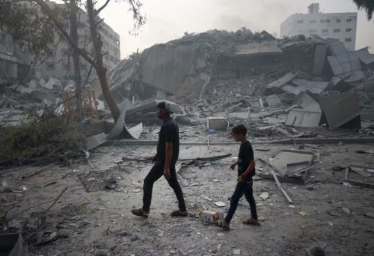 मध्य-पूर्व में बढ़ते युद्ध संकट की तस्वीर