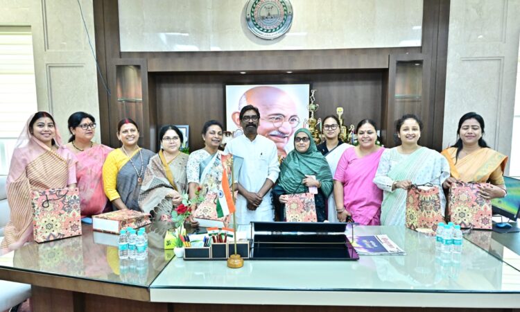 Chief Minister Hemant Soren with woman MLAs in Jharkhand Assembly.