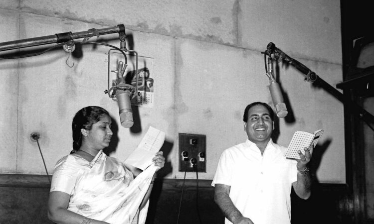 आशा भोसले की तस्वीर, भारतीय दिग्गज गायिका जिनका 92 वर्ष की उम्र में निधन हुआ