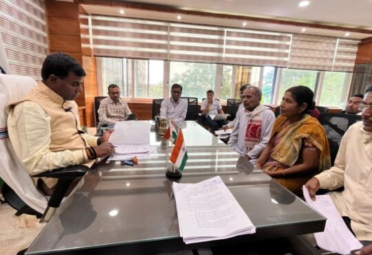 रांची जनता दरबार में उपायुक्त मंजूनाथ भजन्त्री की सख्ती, अधिकारियों को फटकार और 48 घंटे में जवाब का निर्देश