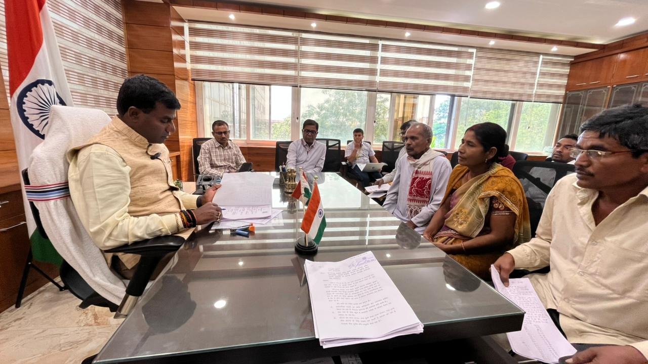 रांची जनता दरबार में उपायुक्त मंजूनाथ भजन्त्री की सख्ती, अधिकारियों को फटकार और 48 घंटे में जवाब का निर्देश
