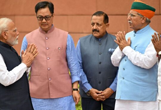 लोकसभा में संविधान संशोधन बिल 2026 पर चर्चा करते अमित शाह