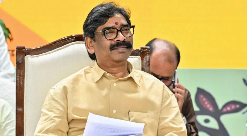 मुख्यमंत्री हेमंत सोरेन ने गढ़वा की छात्राओं द्वारा भेजी गई हस्तनिर्मित राखियों के जवाब में पत्र भेजा