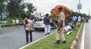 जमशेदपुर मरीन ड्राइव पर कार और खड़े ट्रक की टक्कर, हादसे में मंत्री दीपिका पांडेय सिंह की बेटी तृषा सिंह समेत चार की मौत