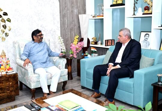 मुख्यमंत्री हेमंत सोरेन से RMZ Infrastructure के President दीपक छाबड़िया की मुलाकात, रांची में IT Park और GCC पर चर्चा