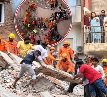 सत्य निकेतन इमारत हादसे के बाद मलबे में रेस्क्यू ऑपरेशन करते बचावकर्मी