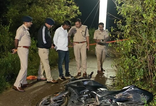 धुर्वा थाना क्षेत्र के सीठियो में राहुल दुबे गिरोह के अपराधियों और पुलिस के बीच मुठभेड़ के बाद घायल समेत पांच अपराधियों की गिरफ्तारी