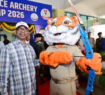 अखिल भारतीय पुलिस तीरंदाजी प्रतियोगिता 2026-27 के समापन समारोह में खिलाड़ियों को सम्मानित करते मुख्यमंत्री हेमंत सोरेन
