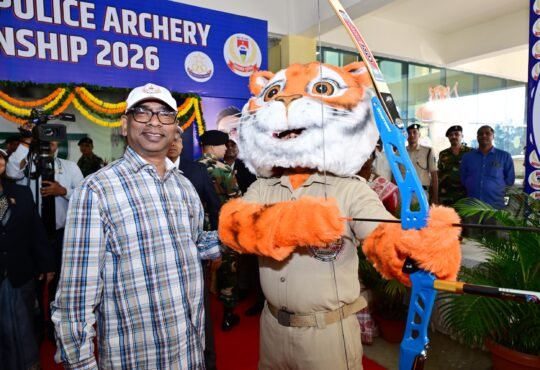 अखिल भारतीय पुलिस तीरंदाजी प्रतियोगिता 2026-27 के समापन समारोह में खिलाड़ियों को सम्मानित करते मुख्यमंत्री हेमंत सोरेन