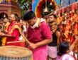 रजरप्पा मां छिन्नमस्तिका मंदिर में नवरात्र के दौरान पूजा-अर्चना और धार्मिक अनुष्ठान करते श्रद्धालु।